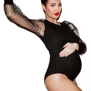 Chloe Goodman Shows Off Her Bare Bump in a Photoshoot (5 Photos) - Leaked Nudes