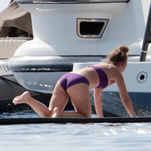 Nude Celeb Chloe Green 037 pic