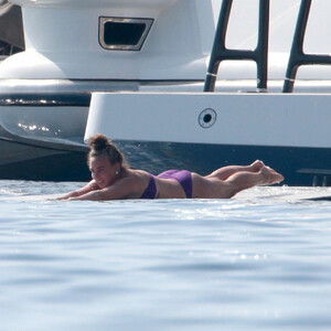 celeb nude Chloe Green 101 pic