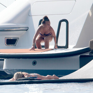 Nude Celeb Chloe Green 124 pic