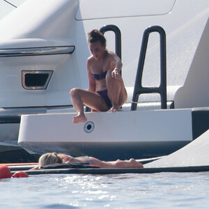 Nude Celebrity Picture Chloe Green 127 pic