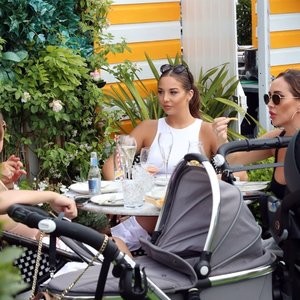 Chloe & Lauryn Goodman Are Pictured Enjoying Lunch in London (15 Photos) - Leaked Nudes