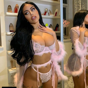 Nude Celeb Pic Chloe Saxon 041 pic