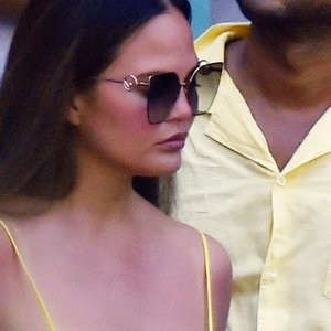 Nude Celebrity Picture Chrissy Teigen 047 pic