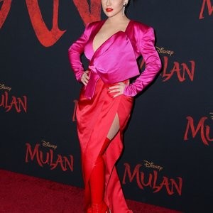 Christina Aguilera Attends the Premiere of Disney’s Mulan in LA (96 Photos) – Leaked Nudes