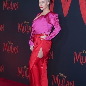 Christina Aguilera Attends the Premiere of Disney’s Mulan in LA (96 Photos) - Leaked Nudes