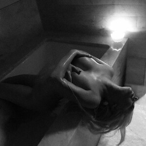 Celeb Nude Christina Aguilera 036 pic
