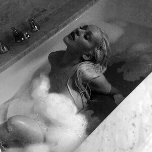 nude celebrities Christina Aguilera 037 pic
