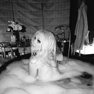 Celeb Naked Christina Aguilera 039 pic