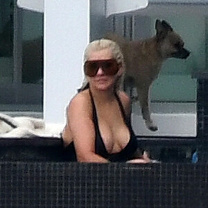 Free Nude Celeb Christina Aguilera 097 pic
