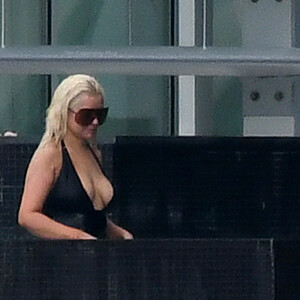 nude celebrities Christina Aguilera 029 pic