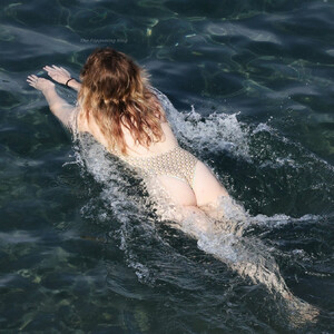 Celebrity Nude Pic Clara McGregor 004 pic