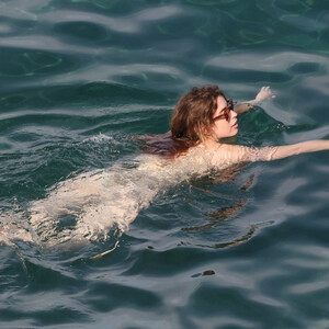 Leaked Celebrity Pic Clara McGregor 006 pic