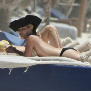 Real Celebrity Nude Clare Grant 012 pic