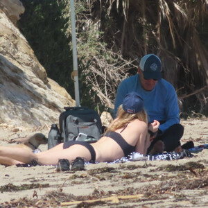 Naked Celebrity Pic Unknown 011 pic