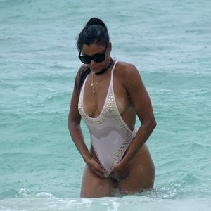 Newest Celebrity Nude Claudia Jordan 007 pic