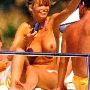 Nude Celeb Pic Claudia Schiffer 017 pic