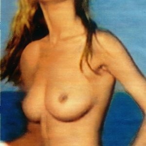 Nude Celeb Pic Claudia Schiffer 026 pic