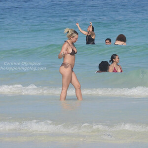 nude celebrities Corinne Olympios 004 pic