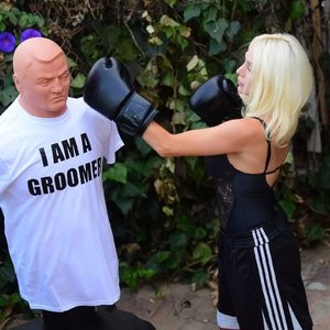 Courtney Stodden Takes Shots at Her Ex Doug Hutchinson Punching and Kicking a Dummy (17 Photos) – Leaked Nudes