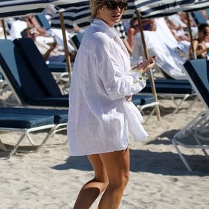 Real Celebrity Nude Cristina Marino 007 pic