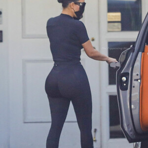 Celeb Naked Kim Kardashian 004 pic