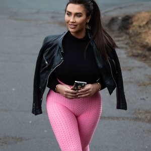 Curvy Lauren Goodger Leaves Her House In Chigwell Photos Leaked