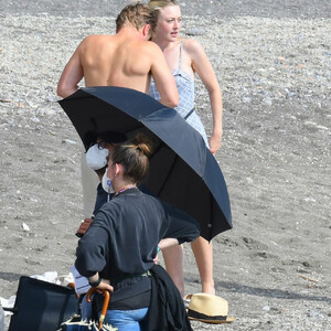 Naked celebrity picture Dakota Fanning 008 pic