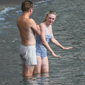 Celeb Naked Dakota Fanning 024 pic