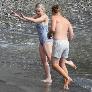Newest Celebrity Nude Dakota Fanning 027 pic