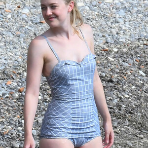 Famous Nude Dakota Fanning 043 pic