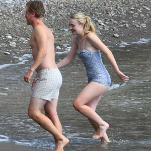 Free Nude Celeb Dakota Fanning 044 pic
