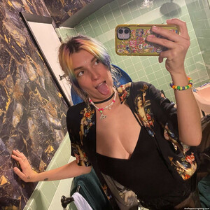 Hot Naked Celeb Dani Thorne 003 pic