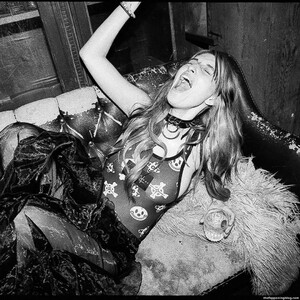 Naked Celebrity Pic Dani Thorne 007 pic