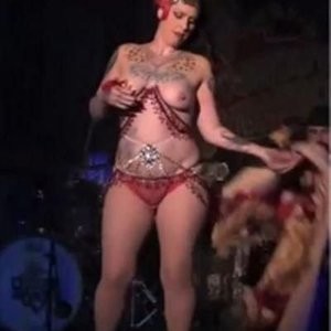 Nude Celeb Pic Danielle Colby 103 pic