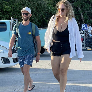 Danielle Macdonald Enjoy the Beach with Friend on Holiday in St Barth (33 Photos) - Leaked Nudes