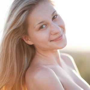 Hot Naked Celeb Darina Litvinova 005 pic