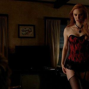 Famous Nude Deborah Ann Woll 096 pic