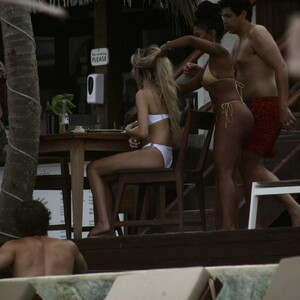 Naked Celebrity Delilah Belle Hamlin 032 pic