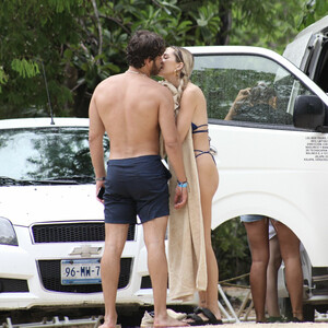 celeb nude Delilah Belle Hamlin 015 pic