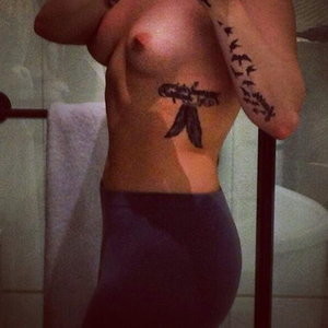 Demi Lovato Naked (2 Photos) – Leaked Nudes