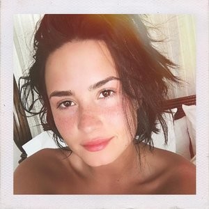 Demi Lovato No Makeup (2 Photos) – Leaked Nudes