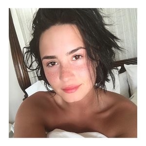 Demi Lovato No Makeup (2 Photos) - Leaked Nudes