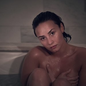 Celebrity Nude Pic Demi Lovato 008 pic