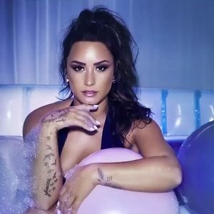 Demi Lovato Sexy (4 Photos + Video) – Leaked Nudes