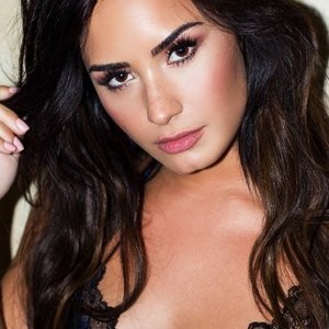 Hot Naked Celeb Demi Lovato 004 pic