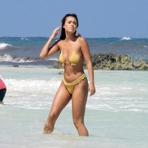 Celeb Nude Desiree Schlotz 027 pic