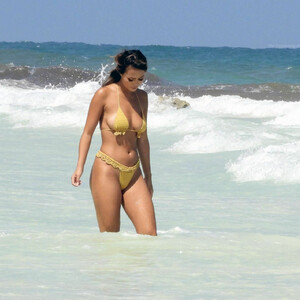 Nude Celebrity Picture Desiree Schlotz 034 pic