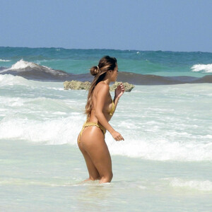 Naked Celebrity Pic Desiree Schlotz 036 pic