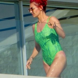 Nude Celeb Pic Dianne Buswell 008 pic